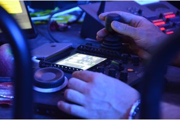 Steuerpult des RTS NEWTON